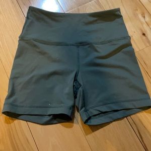 90 Degree biker shorts